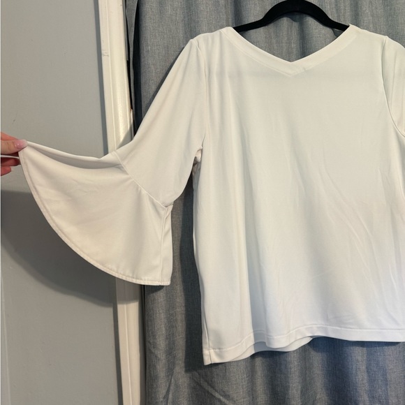 Uniqlo White Top with Flare Sleeves - Picture 3 of 5